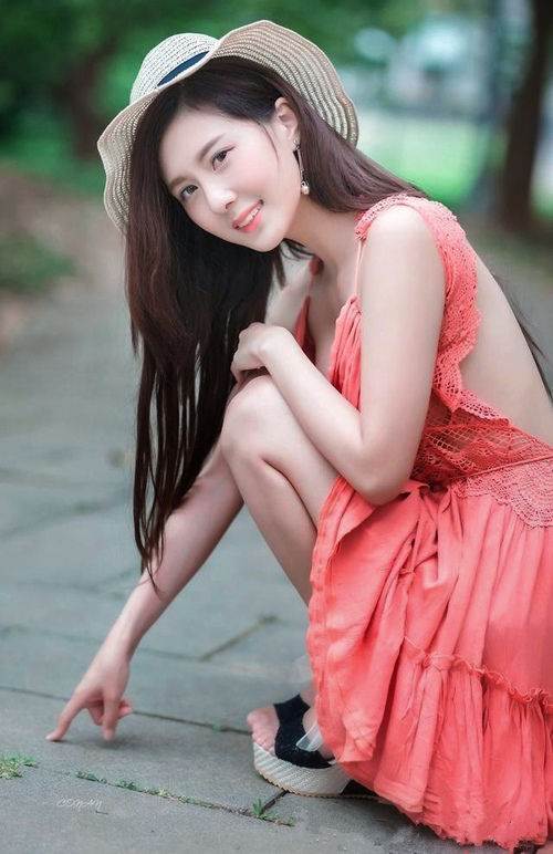 西甲激烈对决：皇马凭借绝杀战胜巴萨，争冠局势变得扑朔迷离，西甲皇马对阵马竞直播